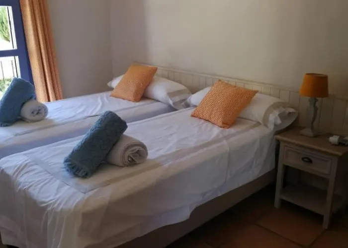 Amazing To Rent At - Near Beaches *