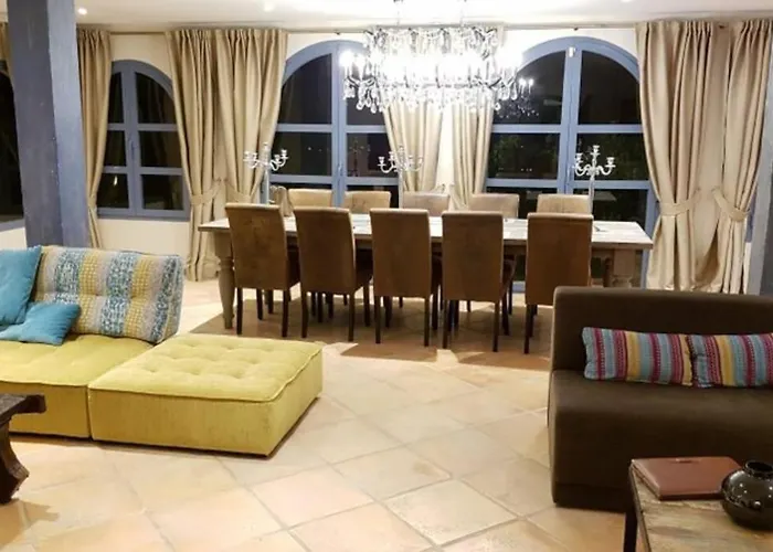 Amazing To Rent At - Near Beaches Villa *