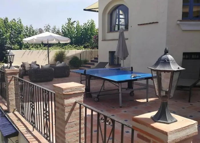 Amazing To Rent At - Near Beaches *