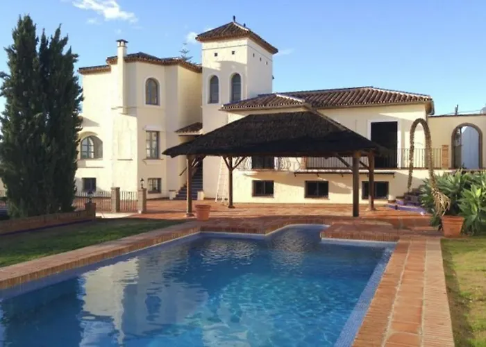 Amazing To Rent At - Near Beaches *